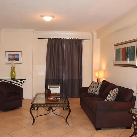 On Hollywood Beach - Affordable Two Bedrooms Sleeps 6 With Two Bathrooms 데이니아 비치 외부 사진