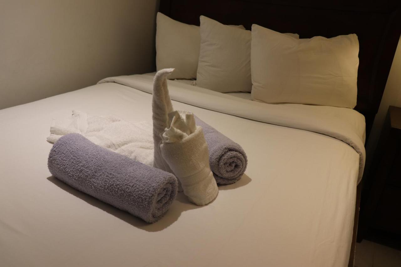 On Hollywood Beach - Affordable Two Bedrooms Sleeps 6 With Two Bathrooms 데이니아 비치 외부 사진