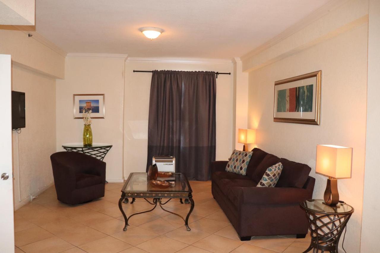 On Hollywood Beach - Affordable Two Bedrooms Sleeps 6 With Two Bathrooms 데이니아 비치 외부 사진