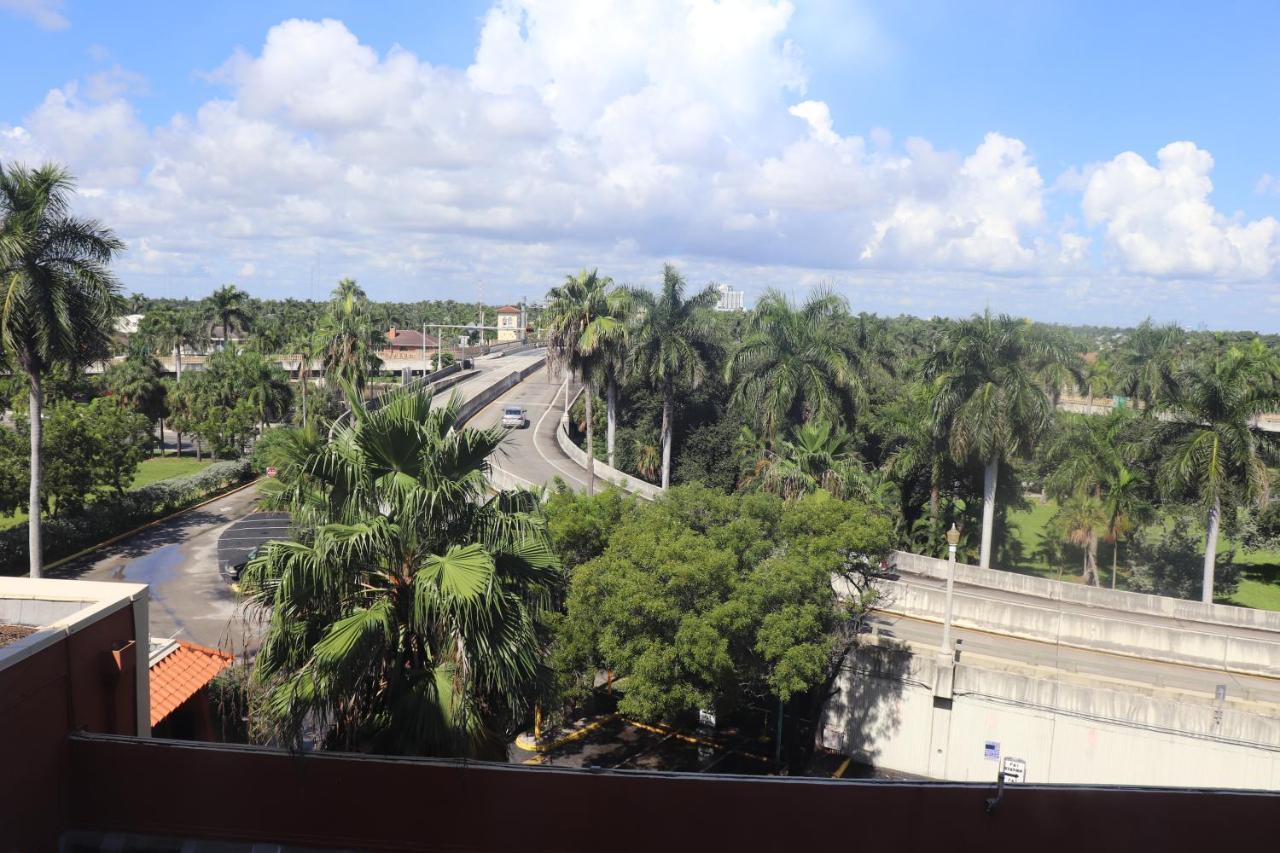 On Hollywood Beach - Affordable Two Bedrooms Sleeps 6 With Two Bathrooms 데이니아 비치 외부 사진