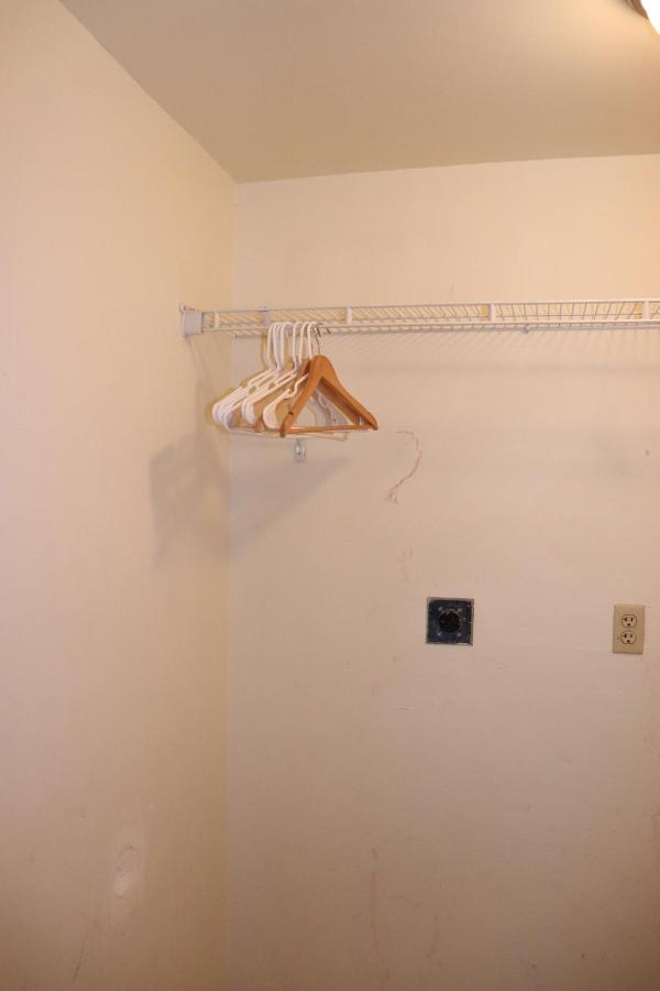 On Hollywood Beach - Affordable Two Bedrooms Sleeps 6 With Two Bathrooms 데이니아 비치 외부 사진
