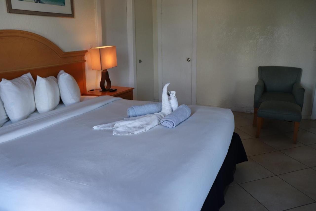 On Hollywood Beach - Affordable Two Bedrooms Sleeps 6 With Two Bathrooms 데이니아 비치 외부 사진